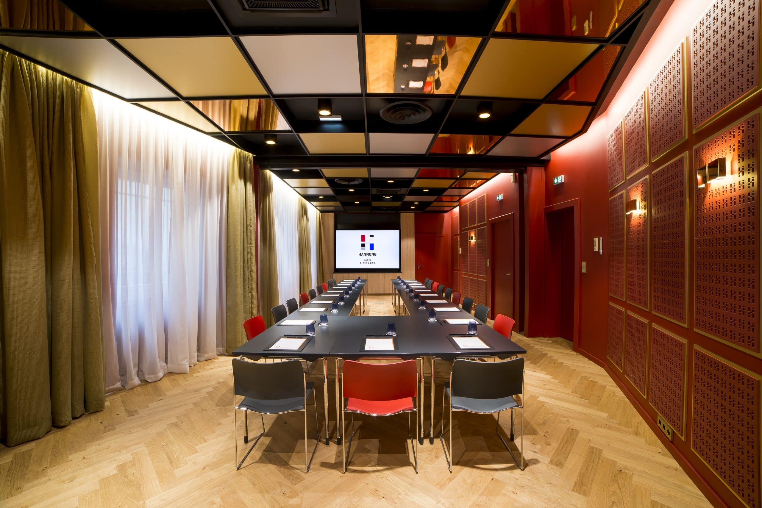 Hannong Hotel & Wine Bar