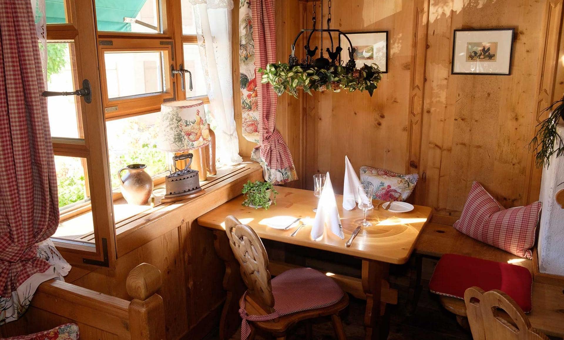 Romantik Hotel I Restaurant Hirsch