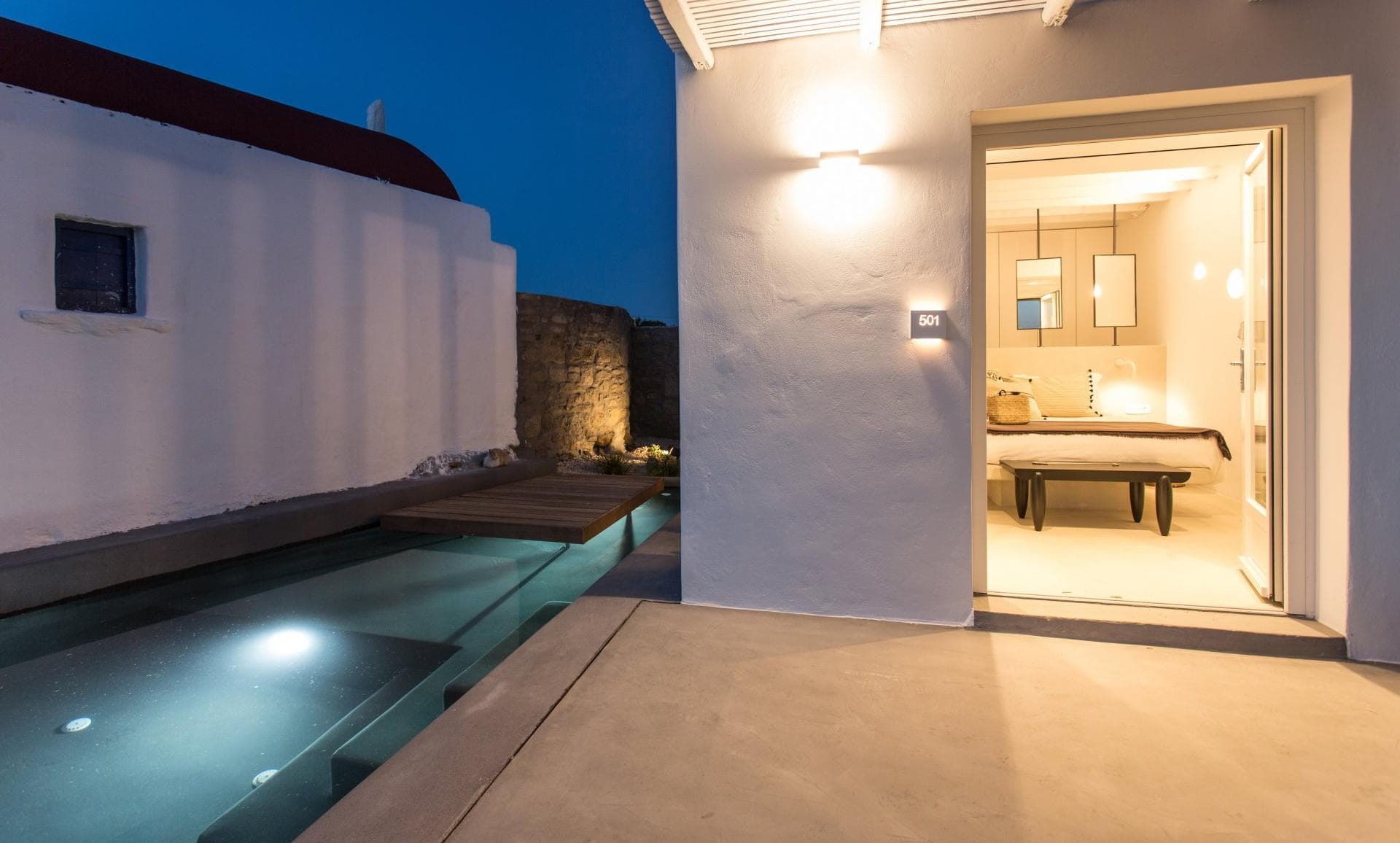 Ostraco Suites