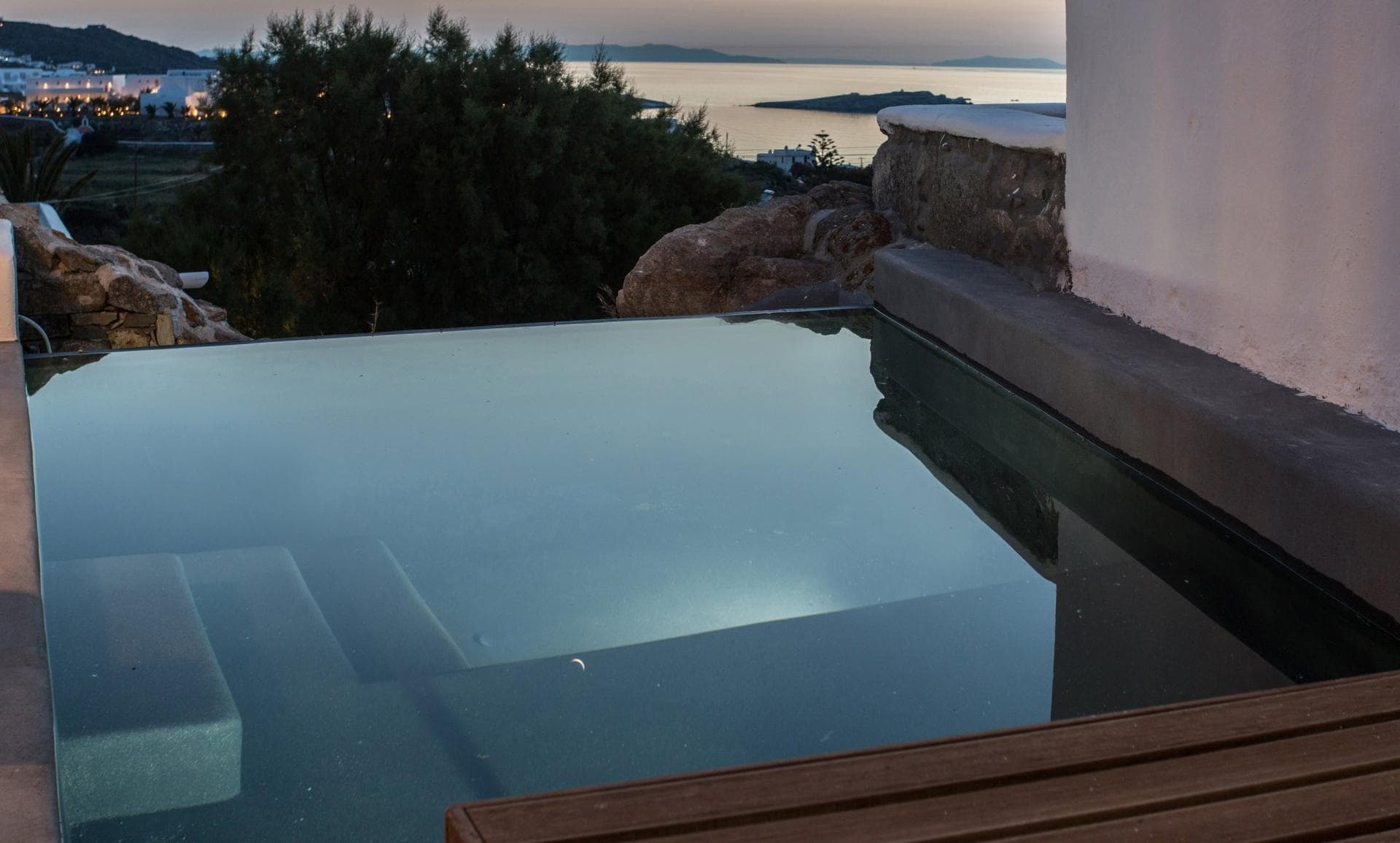 Ostraco Suites