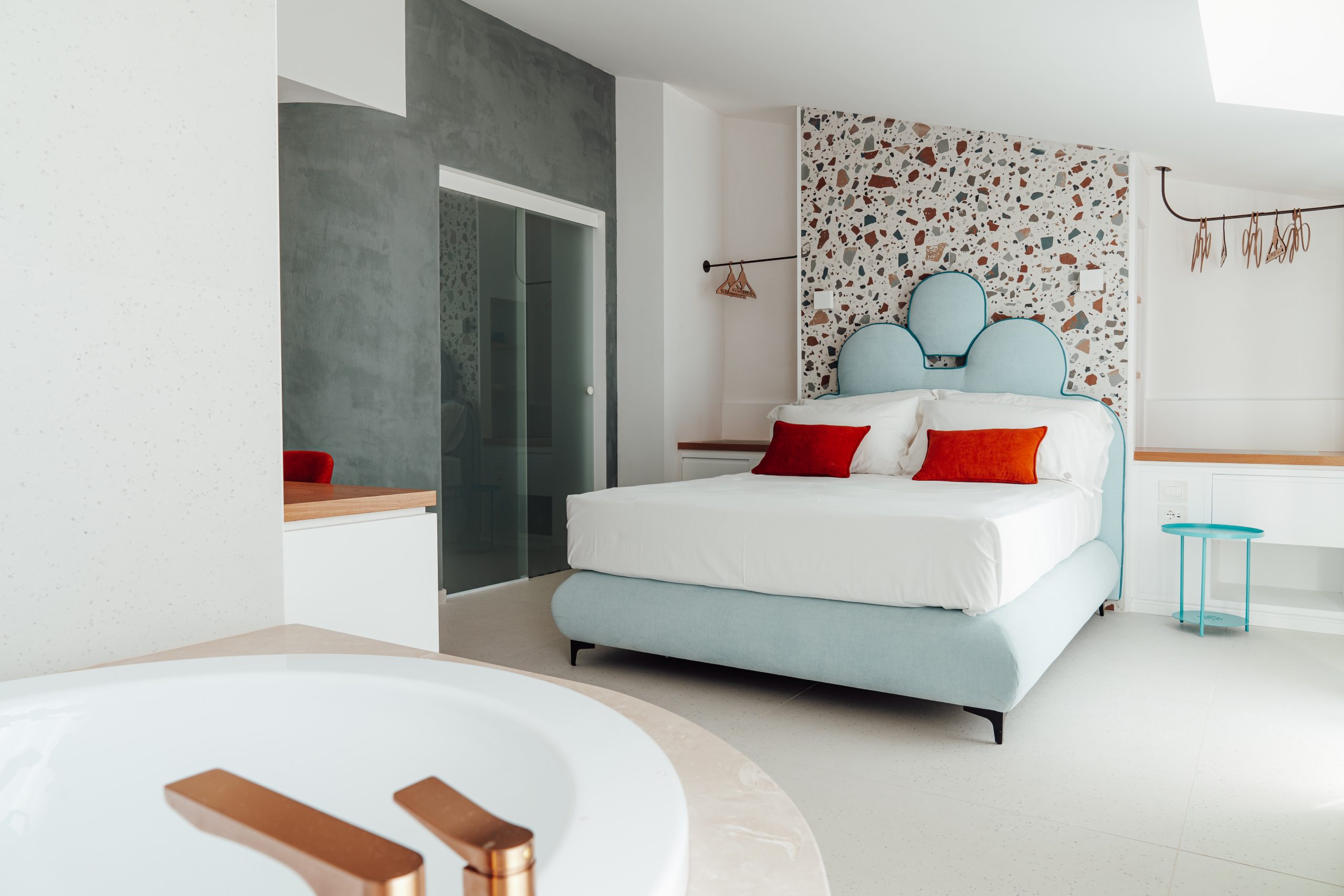 Albergo Dipinto – Bacco Furore