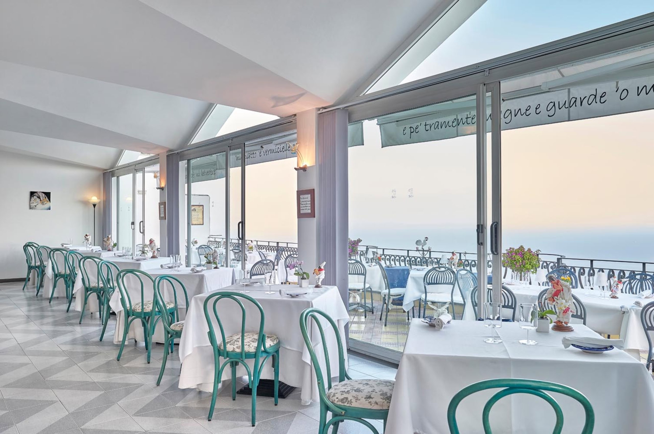 Albergo Dipinto – Bacco Furore