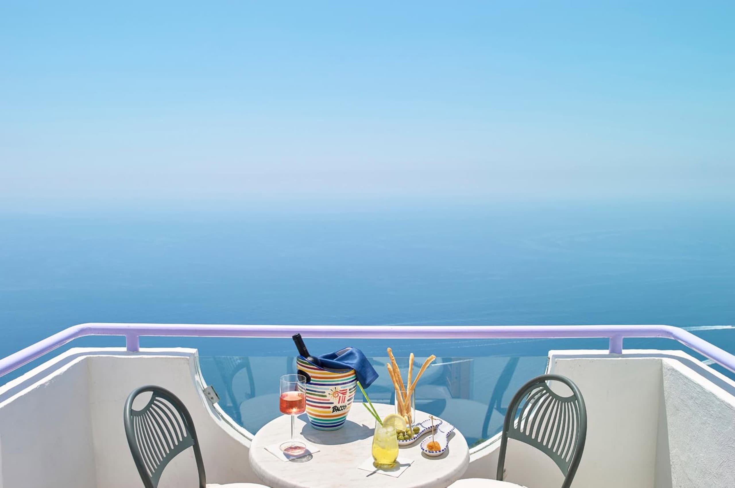 Albergo Dipinto – Bacco Furore