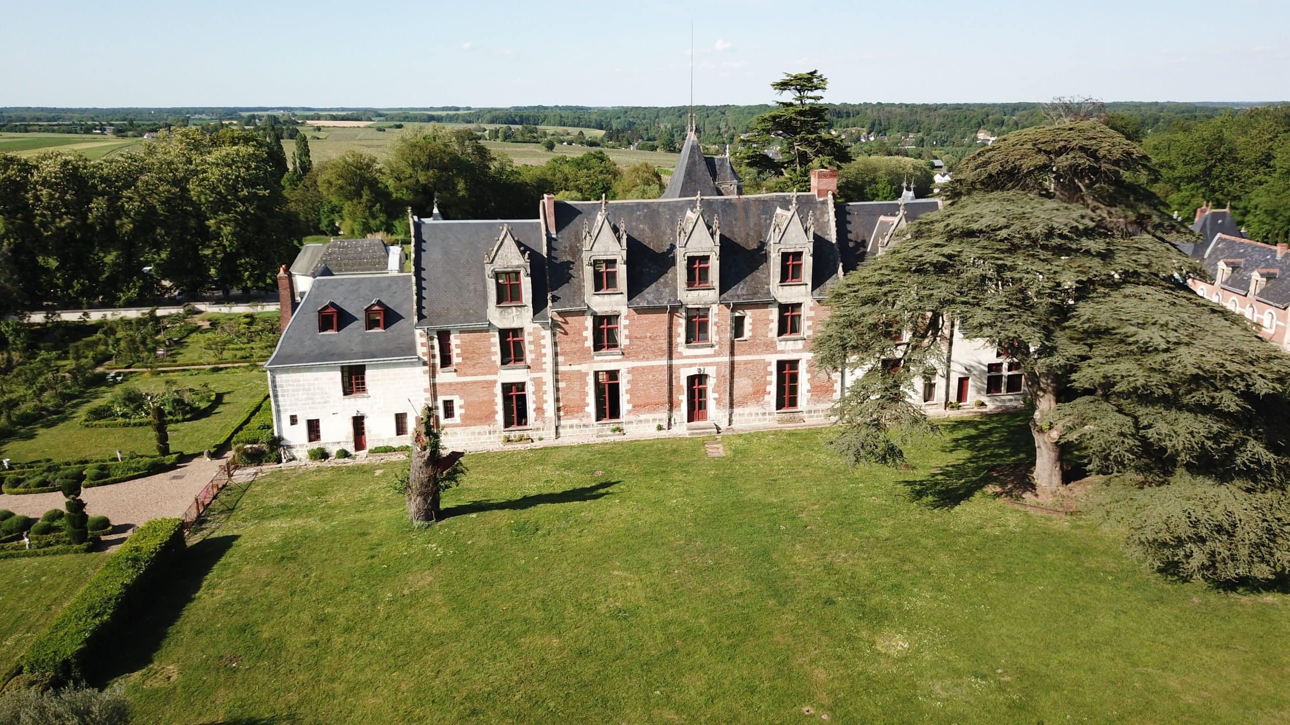 Château de Jallanges & SPA