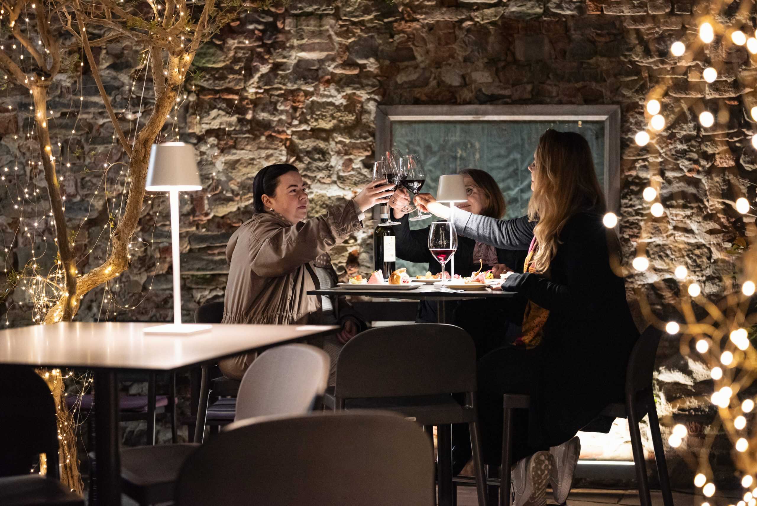 UVE Rooms & Wine Bar