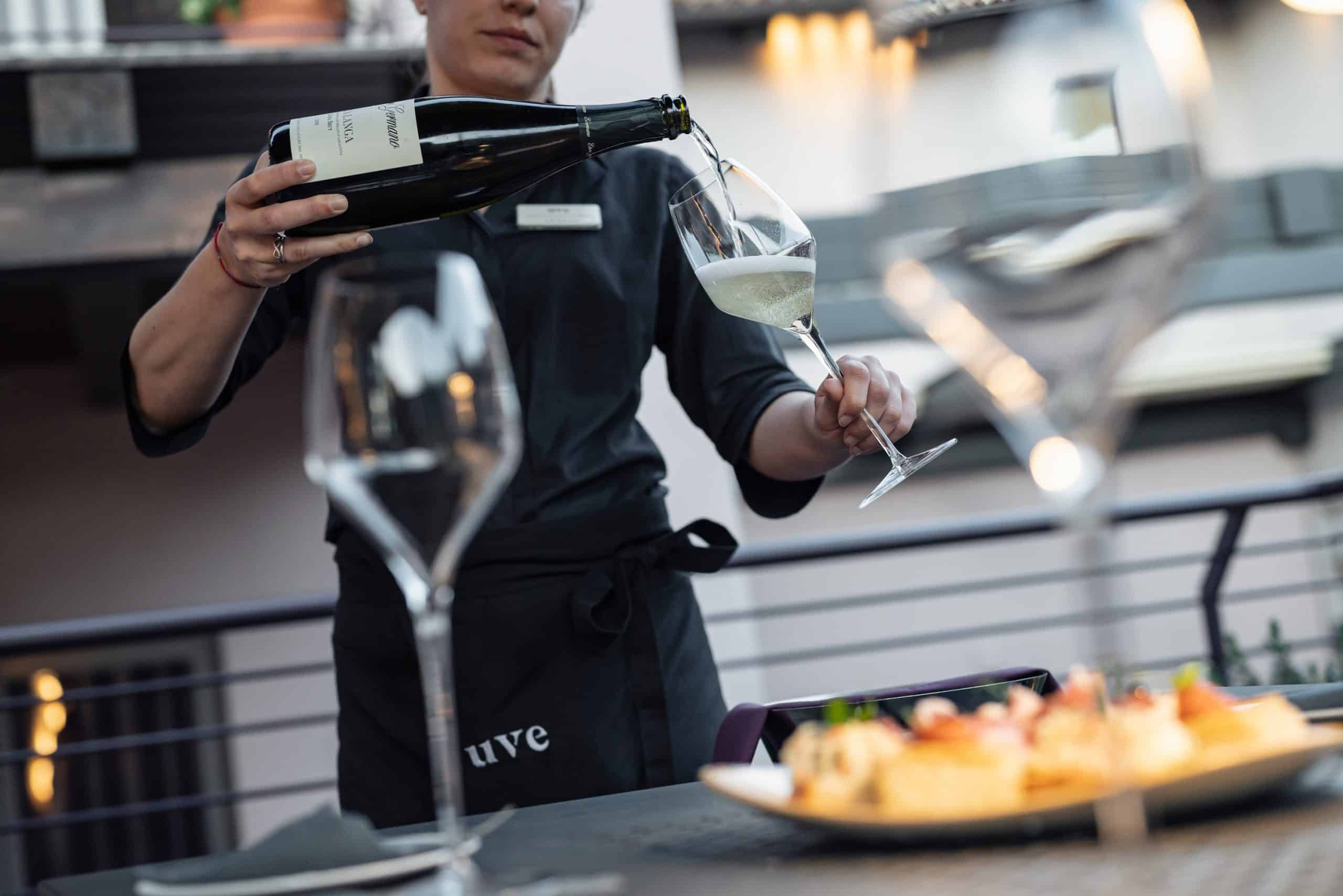 UVE Rooms & Wine Bar