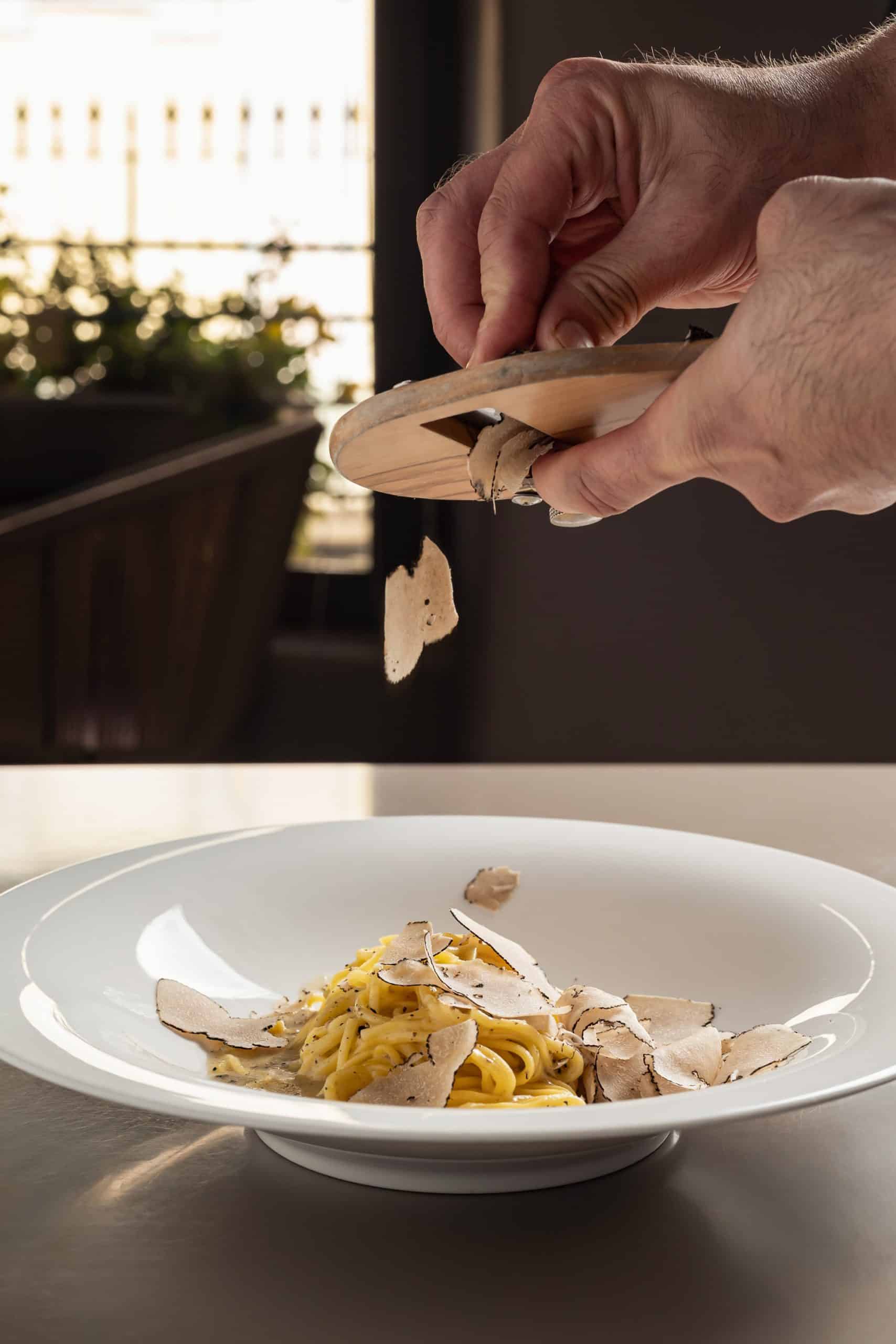 UVE Rooms & Wine Bar