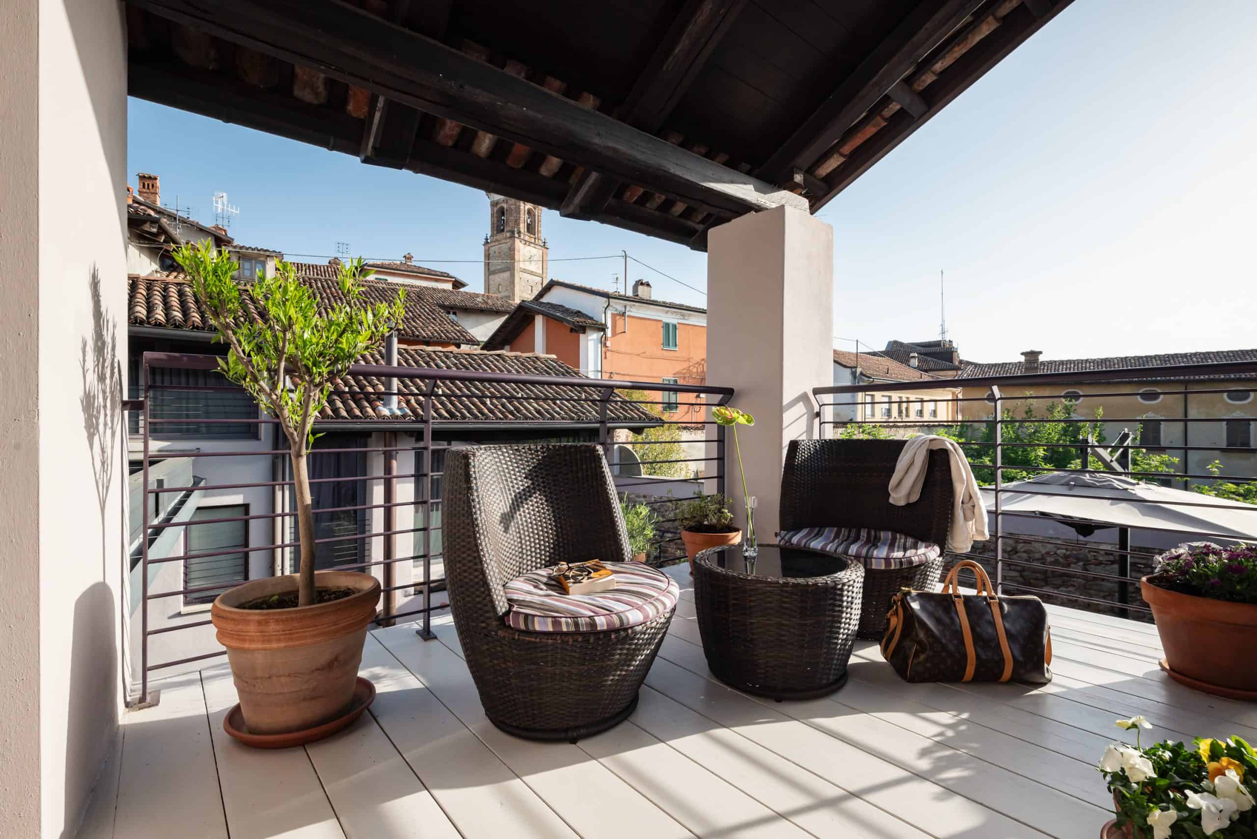 UVE Rooms & Wine Bar