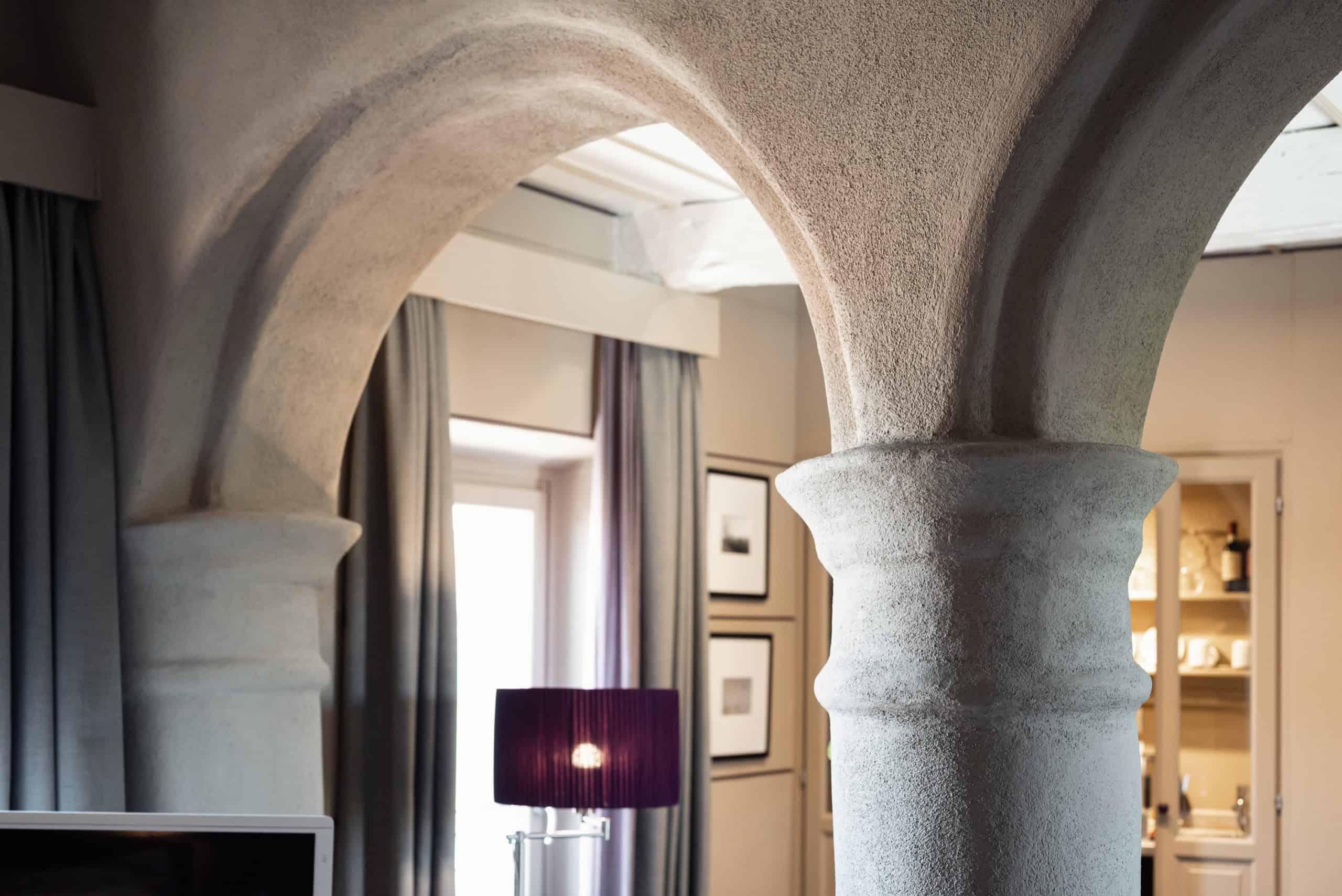 UVE Rooms & Wine Bar