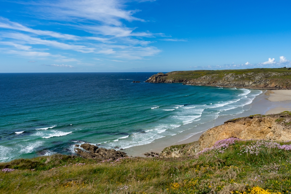 Finistère, dove la terra incontra l'oceano baie des