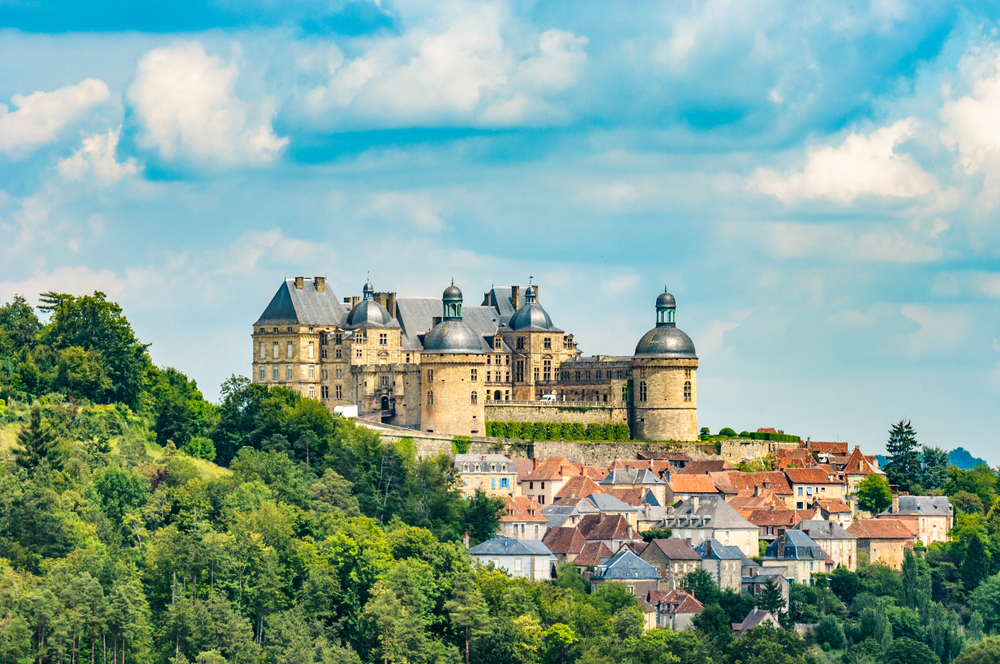 Dordogne : authentique témoin du passé chateau hautefort shutterstock 1392300149 javarman