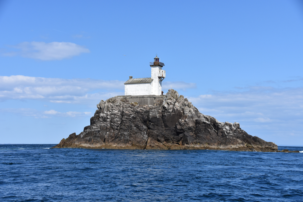 Finistère, dove la terra incontra l'oceano phare tevennec ©shutterstock 1398618833 gregory valle