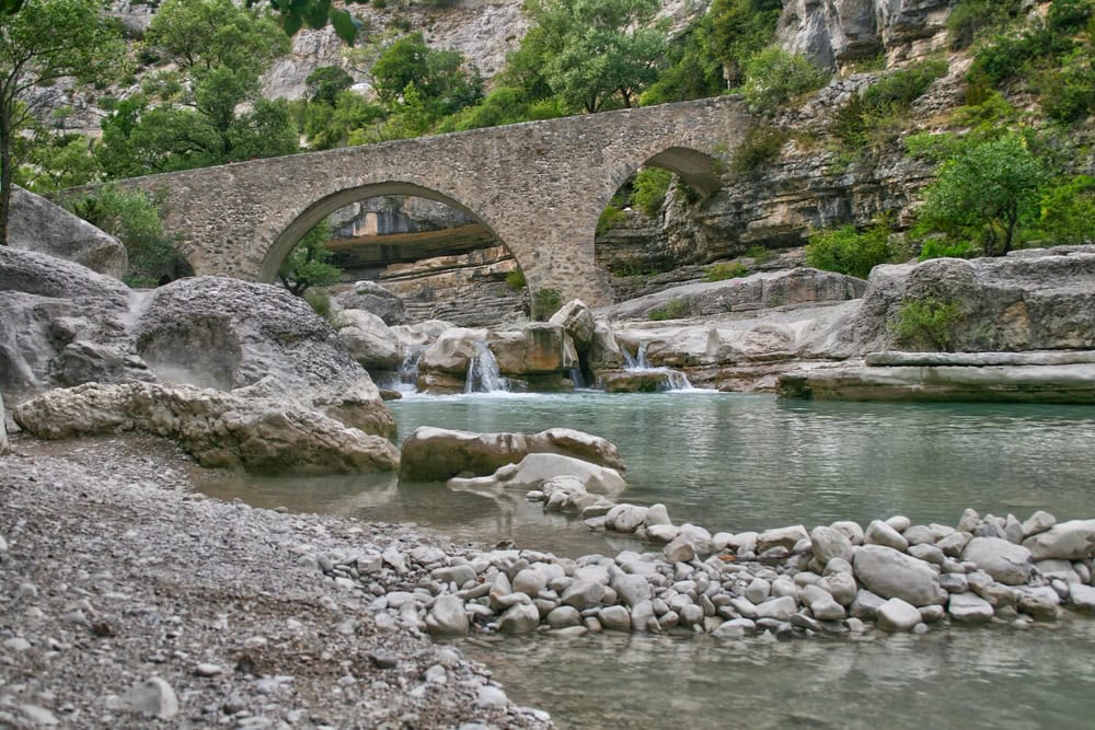 baronnie provencale shutterstock 2166858205 jef77