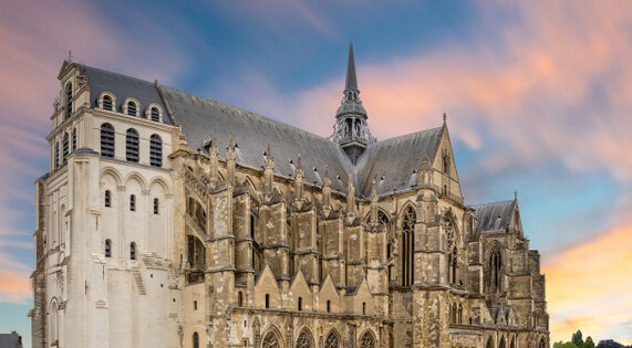 Aisne : art de vivre en Hauts-de-France basilique de saint quentin aisne shutterstock 1447597811 nigel jarvis edited