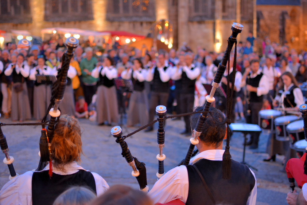 Locronan, l’âme celte de la Bretagne ceremonie celtique en bretagne shutterstock 1561736635gdela