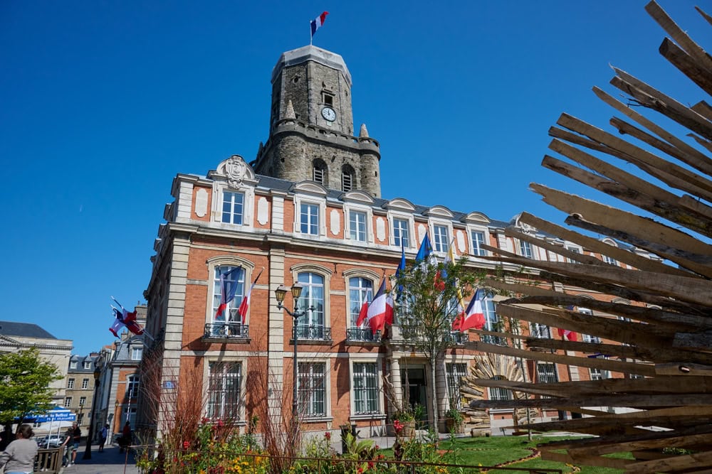 La Strada dei Beffroi shutterstock 2656724767 cc. nass boulogne sur mer hauts de france mairie de boulogne sur mer dans la region du pas de calais en france