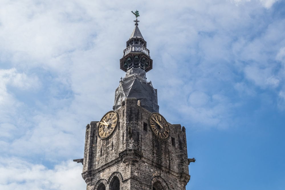 La Strada dei Beffroi shutterstock 685340530 chidalgo gael the belfry of bethune its place its houses and its architecture bethune pas de calais hauts de france france