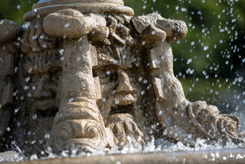 5 châteaux pour une visite du Val-d'Oise chateau dauvers fontaine neptune departement du val doise ©le square 2