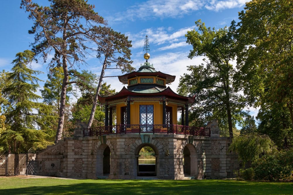 5 châteaux pour une visite du Val-d'Oise pavillon chinois cassa lisle adam shutterstock 2469428467 breizhatao 2
