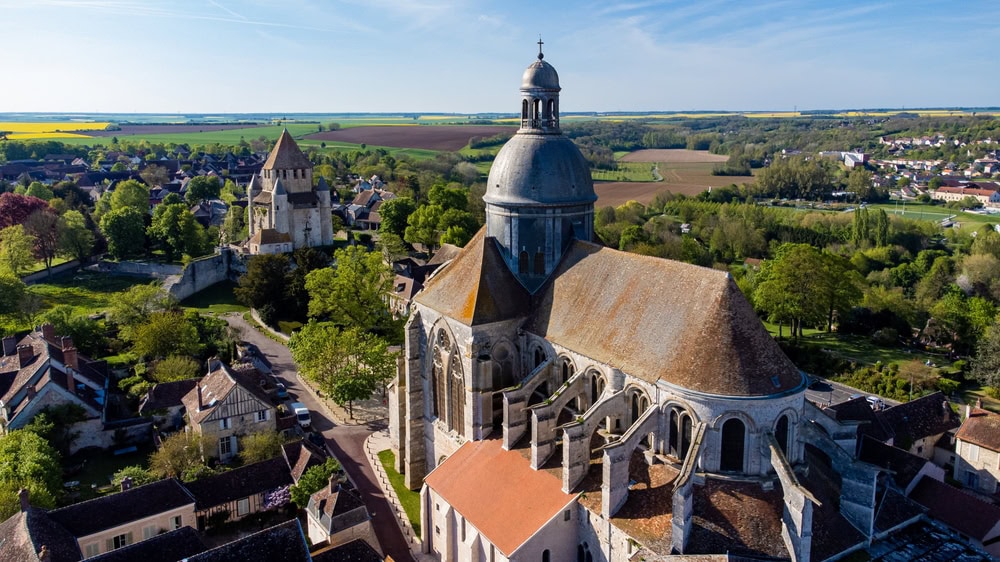 Provins cité médiévale : joyau d'Île-de-France eglise collegiale saint quiriace en