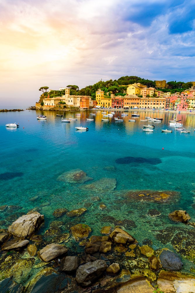 la « barcarolata » de sestri levante, carnaval sur l'eau (ligurie)