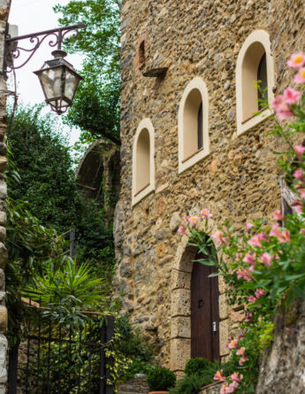 shutterstock 1454538782 cigor busini zuccarello small medieval italian country in liguria historic center