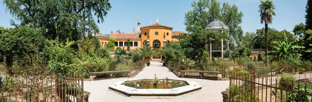 Italie du Nord Est shutterstock 2332526521 cclaudio stocco padoue italie jardin botanique classe au patrimoine mondial de lunesco depuis 1997