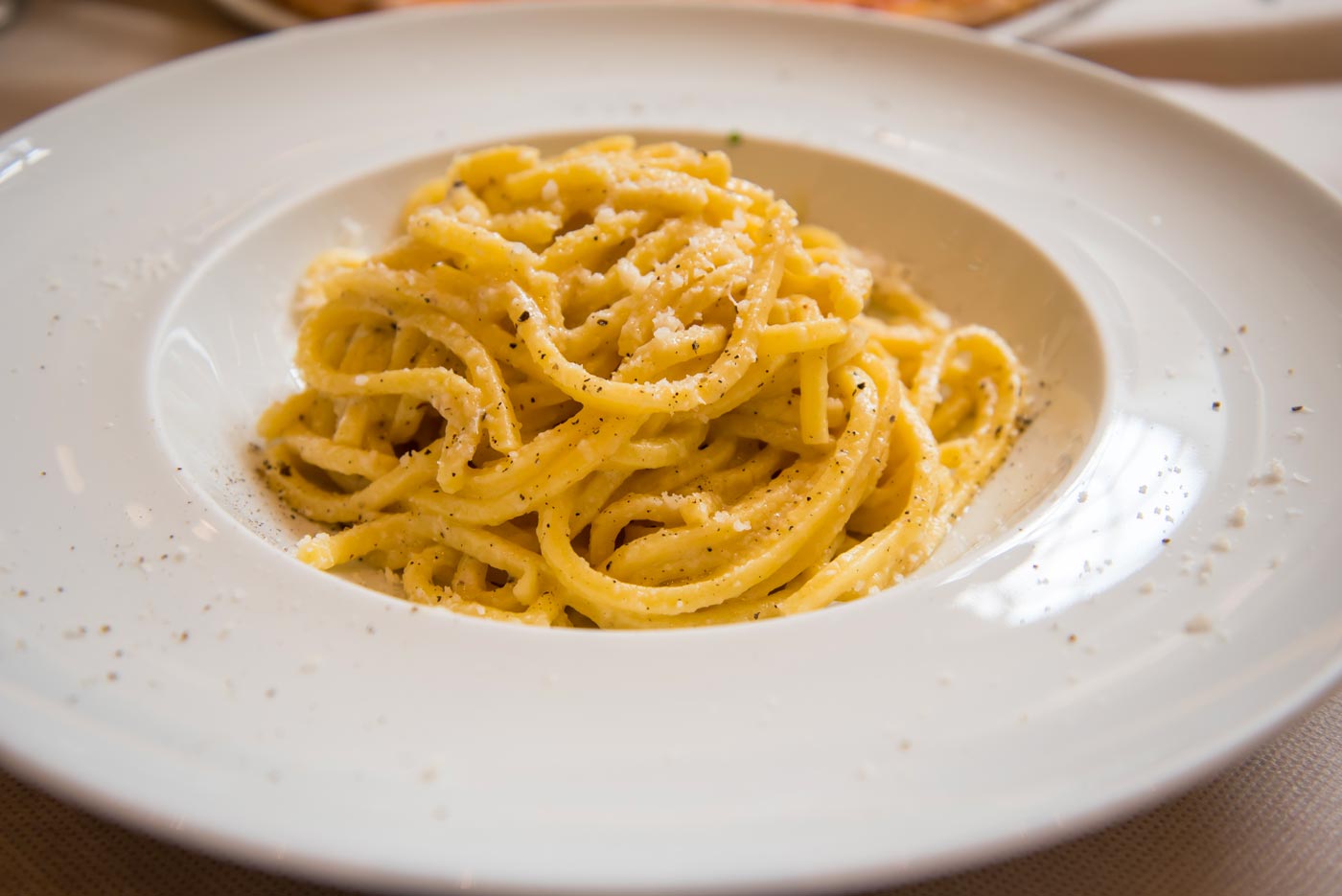 shutterstock 1155370804 ©joseph thomas photography cacio e pepe italian classic dish