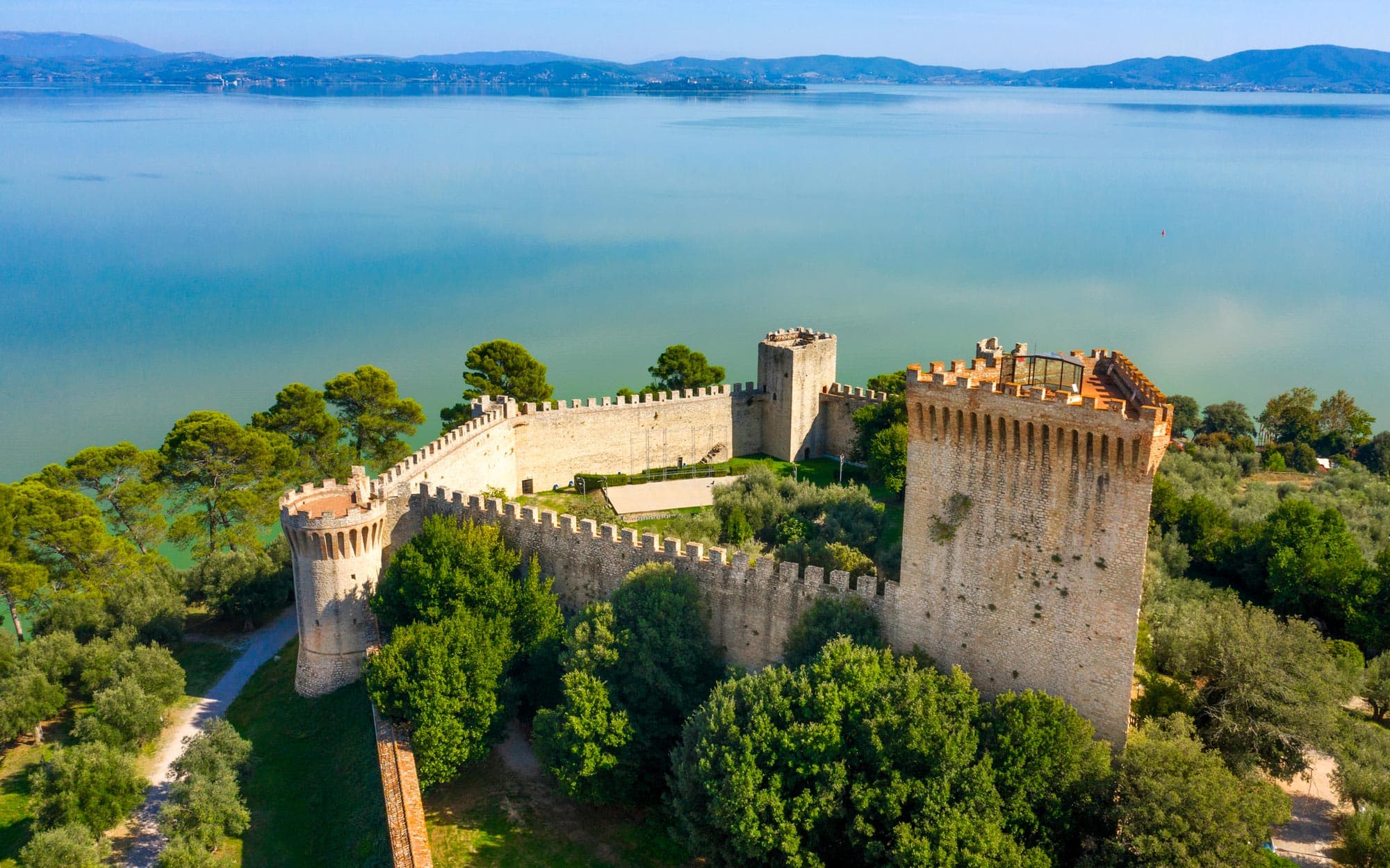 shutterstock 2373183451 ©stefano tammaro fortress of the lion in historical center of castiglione del lago in umbria italy. the castle is located on lake trasimeno in the province of perugia